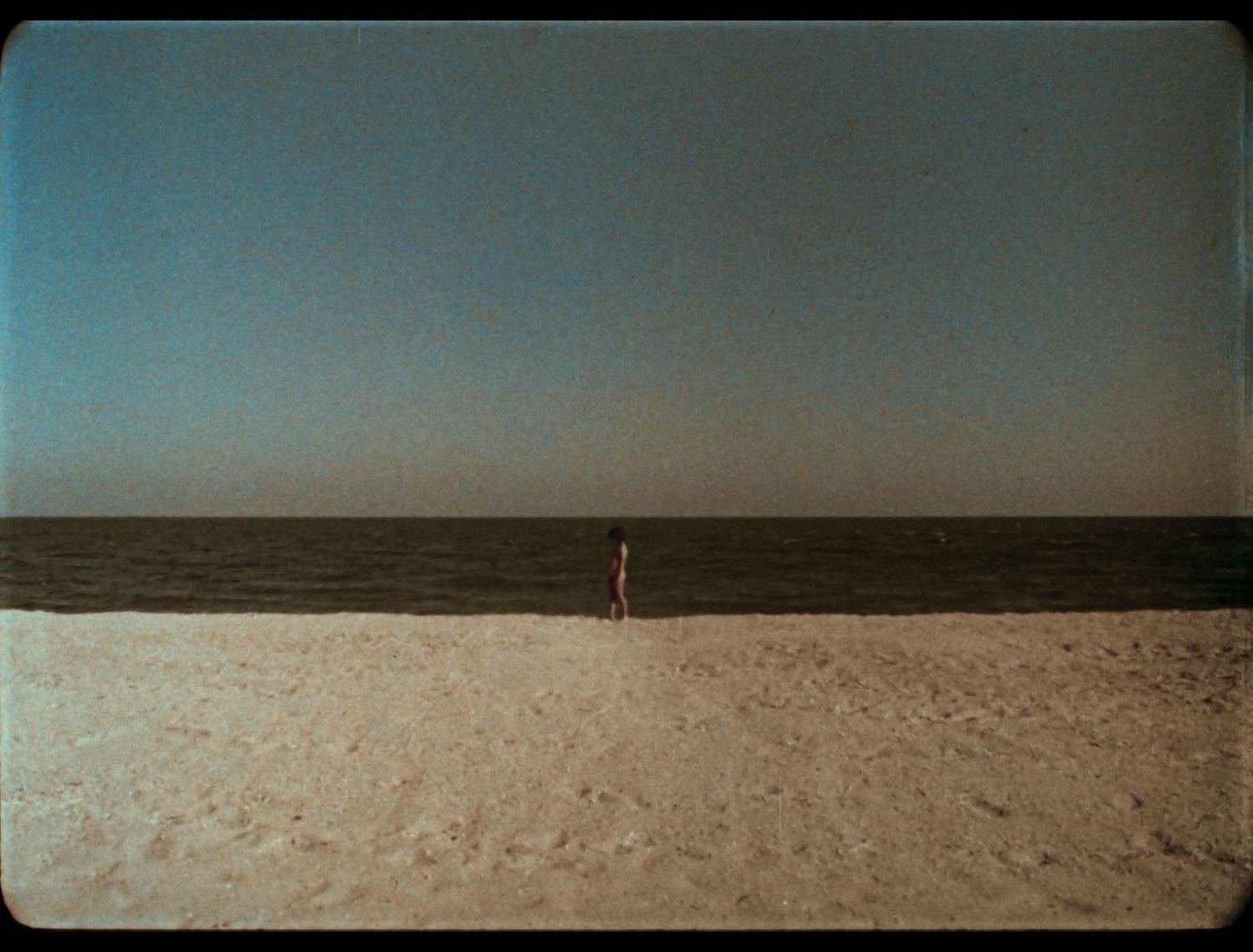 A film still from Leonyd Osyka's <i>Entering the Sea </i>(1965)
